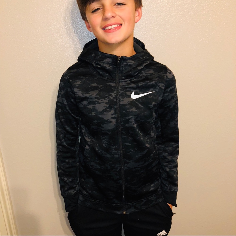 Nike Therma Elite Basketball Black Camo Hoodie